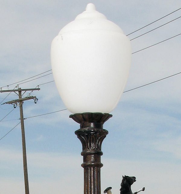 Single Lamp Pole